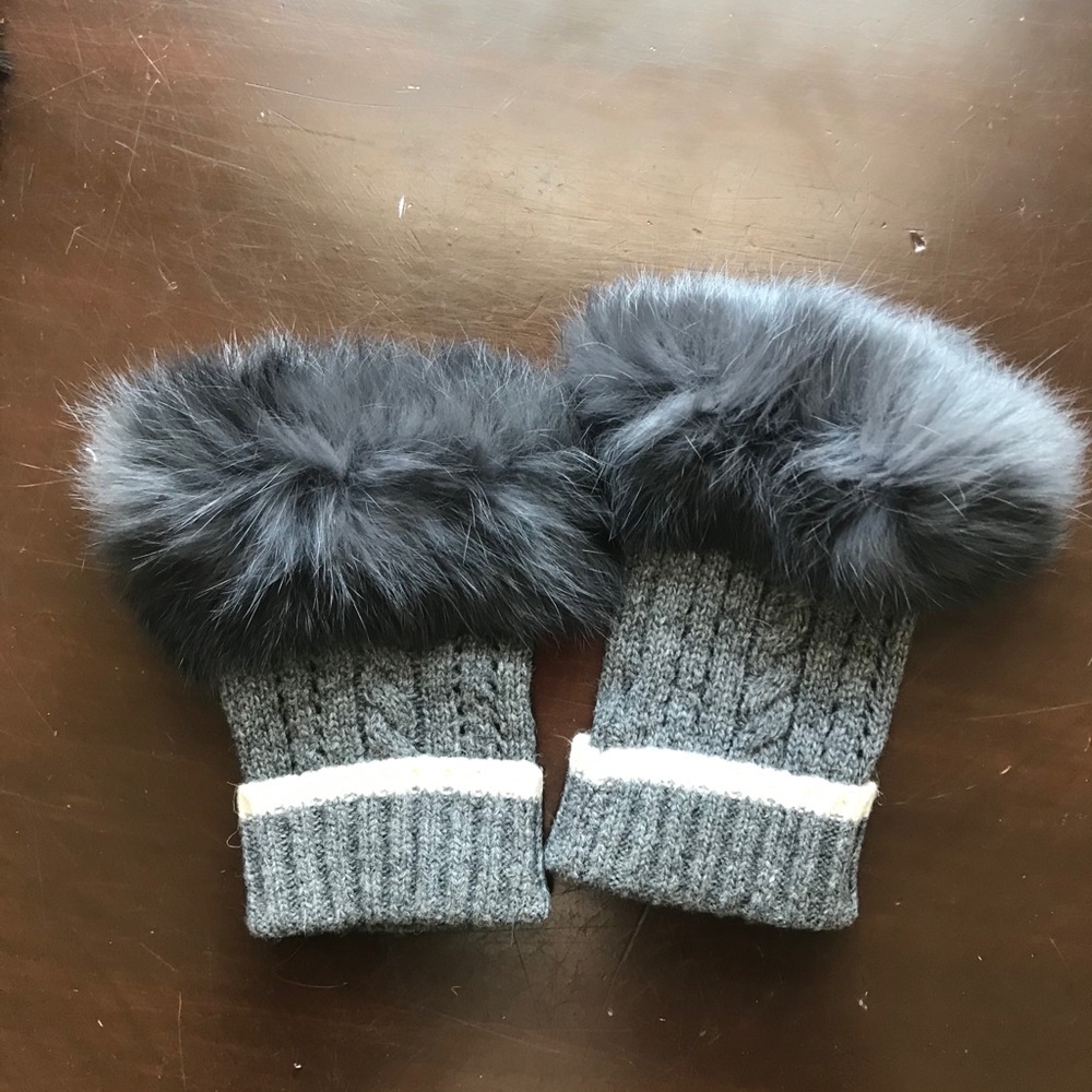 Knit gloves with faux fur trim - Picture 4 of 4
